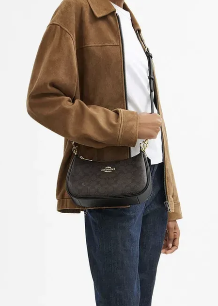 Елегантна жіноча сумка Coach Signature Canvas Shoulder Bag (Коричнева/Чорна), через плече півмісяцем - Фото 6 Елегантна жіноча сумка Coach Signature Canvas Shoulder Bag (Коричнева/Чорна), через плече півмісяцем - зображення 6