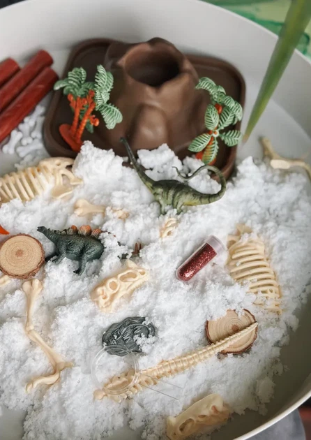 Zestaw sensoryczny Dinozaury Jellystone tacka z figurkami (9343900013796) - obraz 7