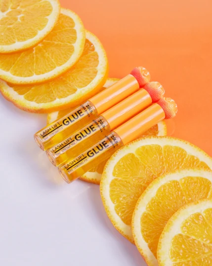 Клей ZOLA x Anna Romashenko Lash Lift Glue Strong Fix (5 мл) для ламінування вій - Фото 5 Клей ZOLA x Anna Romashenko Lash Lift Glue Strong Fix (5 мл) для ламінування вій - зображення 5
