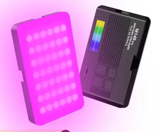 Світло LED M140 RGB Pocket Fill Light з можливістю кріплення на смартфон - зображення 2