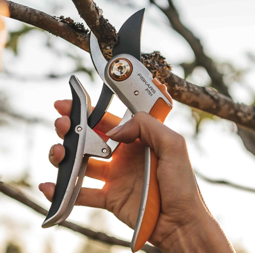 Площинний секатор суцільнометалевий Fiskars Plus P751 (1057172) - зображення 4