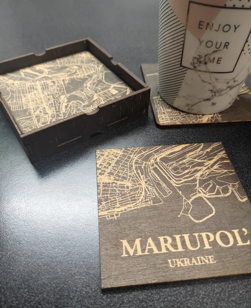 Підставка під гаряче Маріуполь (набір 4 шт + коробка) 10*10 см Гранд Презент 091 реал - Фото 2 Підставка під гаряче Маріуполь (набір 4 шт + коробка) 10*10 см Гранд Презент 091 реал - зображення 2