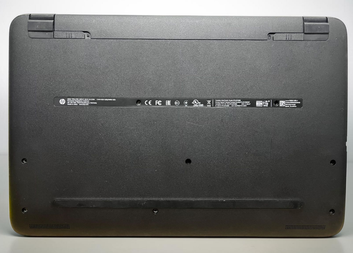 Ноутбук HP 15-ac652ur / 15.6" (1366x768) TN / Intel Pentium N3700 (4 ядра по 1.6 - 2.4 GHz) / 8 GB DDR3 / 120 GB SSD / Intel HD Graphics / WebCam б/в - зображення 6