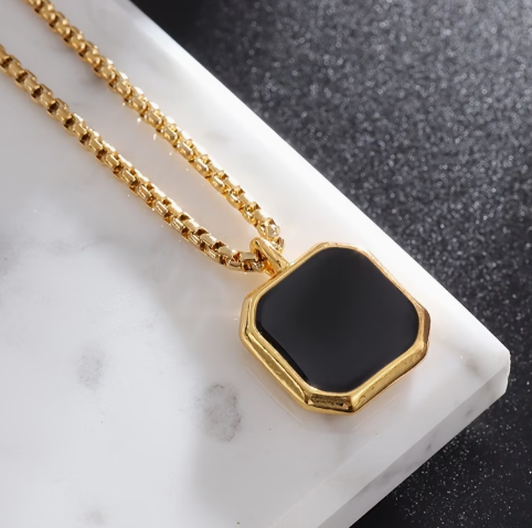 Чоловічий квадратний кулон, підвіска з ланцюжком Square GOLD - Фото 2 Чоловічий квадратний кулон, підвіска з ланцюжком Square GOLD - зображення 2