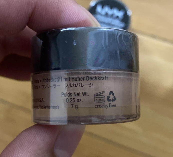 Плотный корректор для лица NYX Concealer Jar оттенок Medium CJ05 - изображение 5