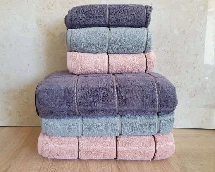 Набор турецких махровых полотенец Cestepe MicroCotton Premium 3 штуки 50x90 + 3 штуки 70х140 Kare 2 плотность 600 г/м2 - Фото 3 Набор турецких махровых полотенец Cestepe MicroCotton Premium 3 штуки 50x90 + 3 штуки 70х140 Kare 2 плотность 600 г/м2 - изображение 3