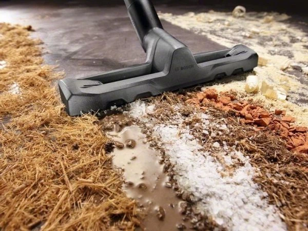 Пылесос строительный Bosch UniversalVac 15, 1000Вт, бак 15л 0.603.3d1.100 - зображення 2