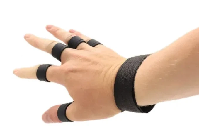 Эспандер для пальцев рук регулируемый ProDobro Spiderweb 10х11,5 см силикон разноцветный - Фото 4 Эспандер для пальцев рук регулируемый ProDobro Spiderweb 10х11,5 см силикон разноцветный - изображение 4