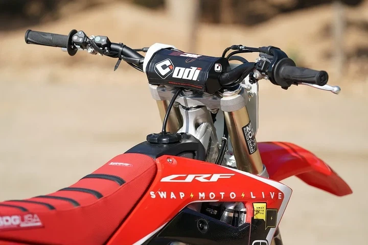 Мото кермо ODI Podium FLIGHT для KTM (2016+) 1-1/8" чорний (OBOD_H628CFB) - Фото 10 Мото кермо ODI Podium FLIGHT для KTM (2016+) 1-1/8" чорний (OBOD_H628CFB) - изображение 10