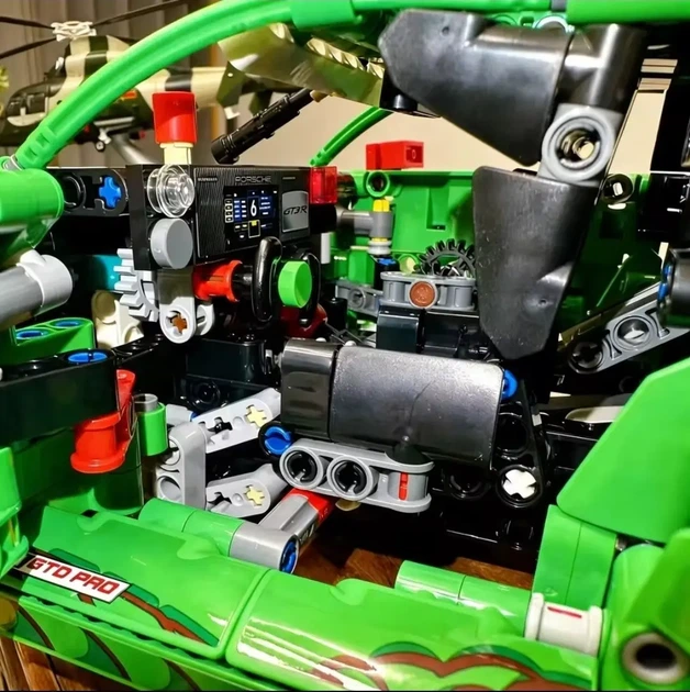 Конструктор Porsche 911 GT3 R REXY AO Racing - изображение 7