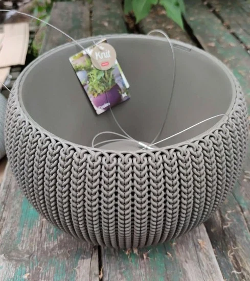 Подвесной горшок Keter Cozies M 9,4 л пластик овальный 36x36x22,5 см коричневый - изображение 5