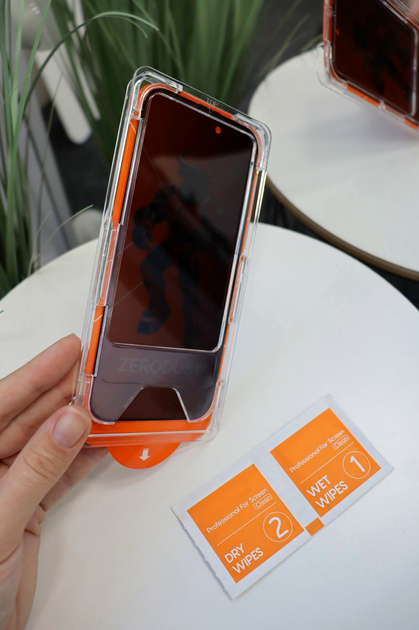 Защитное стекло ZERODUST Privacy с аппликатором для iPhone 17 Pro Max антибликовое с защитой экрана Black - изображение 2
