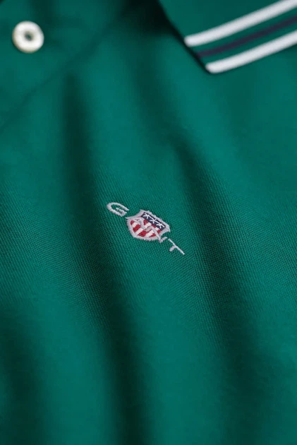 Чоловіче зелене поло COLLAR TIPPING Gant L 2014119 - Фото 2 Чоловіче зелене поло COLLAR TIPPING Gant L 2014119 - зображення 2