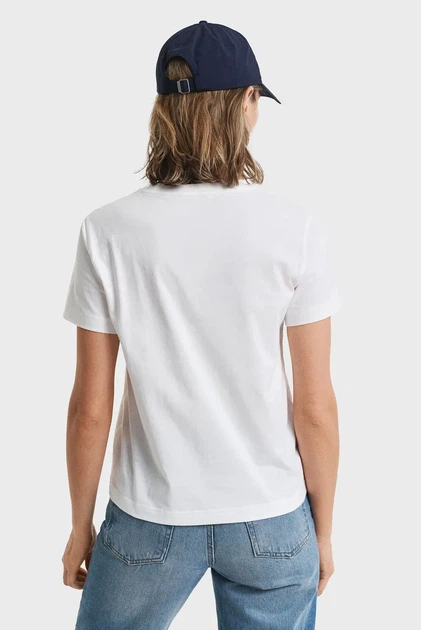 Жіноча біла футболка REG TONAL SHIELD SS Gant XS 4202589 - Фото 3 Жіноча біла футболка REG TONAL SHIELD SS Gant XS 4202589 - изображение 3