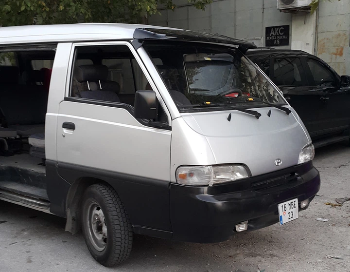 Козырек на лобовое стекло (черный глянец, 5мм) для Hyundai H100 - изображение 3
