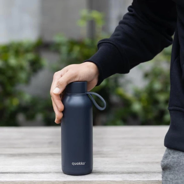 Термобутилка Quokka Solid With Strap нержавіюча сталь 510 мл зі стрічкою Slate (40184) - зображення 5