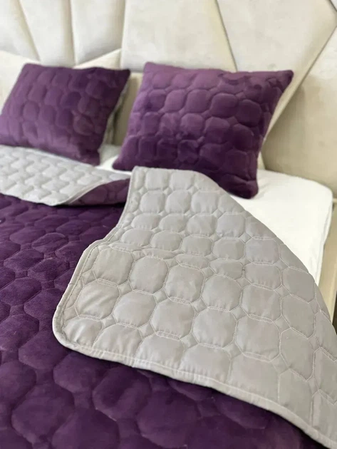 Покрывало стеганое Cappone 220х240 см Белое + 2 подушки 50х70 см фиолетовый в подарочной сумке (CEPP59) - Фото 1 Покрывало стеганое Cappone 220х240 см Белое + 2 подушки 50х70 см фиолетовый в подарочной сумке (CEPP59) - изображение 1