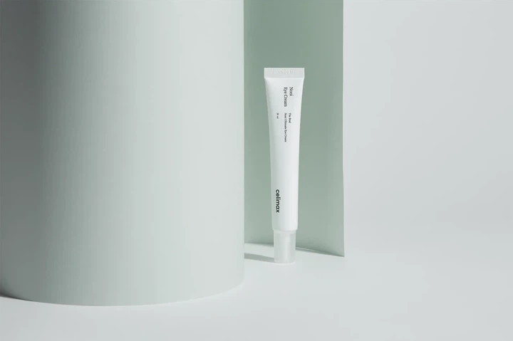 Крем для шкіри навколо очей CELIMAX The Real Noni Ultimate Eye Cream 20 мл з екстрактом ноні та бакучіолом - изображение 5
