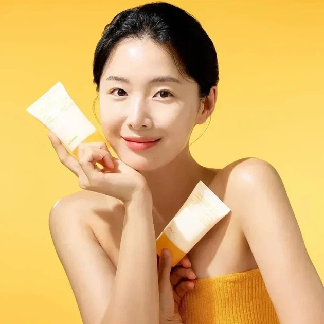 Освітлюючий сонцезахисний крем для обличчя CELIMAX Pore+Dark Spot Brightening Care Sunscreen SPF50+ PA++++ 50 мл для захисту - изображение 4