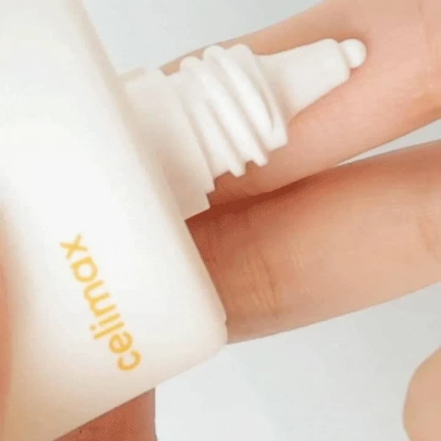Освітлюючий сонцезахисний крем для обличчя CELIMAX Pore+Dark Spot Brightening Care Sunscreen SPF50+ PA++++ 50 мл для захисту - изображение 7