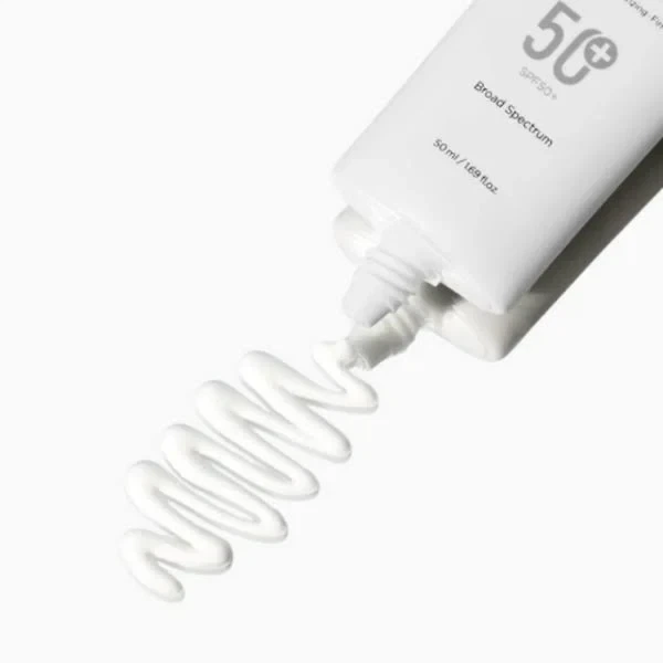 Зволожувальний сонцезахисний крем для обличчя TIRTIR Hydro UV Shield Sunscreen SPF50+ PA++++ 50 мл для захисту та комфорту шкіри - изображение 7