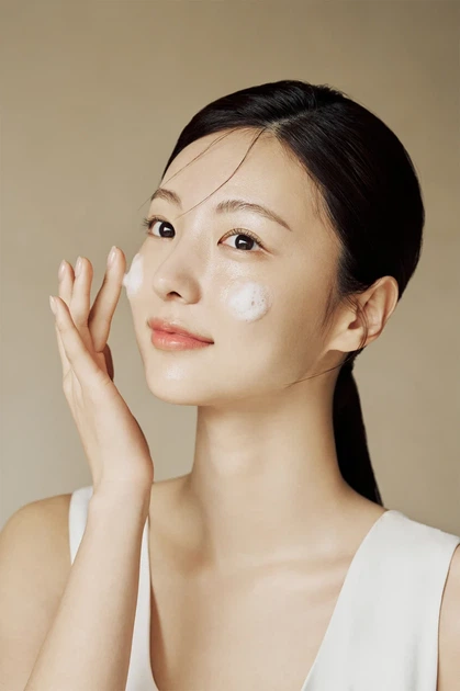 Пінка для вмивання SKIN1004 Madagascar Centella Ampoule Foam 125 мл для делікатного очищення та заспокоєння шкіри - изображение 8