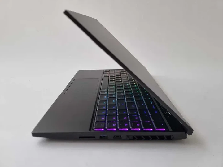 Игровой ноутбук Eluktronics 15 R7 5800H/RTX 3080 16GB/RAM 16GB/SSD 512GB/QHD 165Hz Б\В - Б/У - Фото 6 Игровой ноутбук Eluktronics 15 R7 5800H/RTX 3080 16GB/RAM 16GB/SSD 512GB/QHD 165Hz Б\В - Б/У - изображение 6
