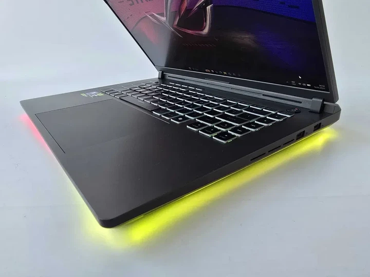 Ноутбук Asus ROG Strix G16 Ultra 9 285HX/RTX 5070/RAM 16GB/SSD 2TB/WIN 11 Б\В - Б/В - зображення 3