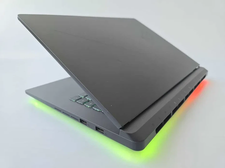 Ноутбук Asus ROG Strix G16 Ultra 9 285HX/RTX 5070/RAM 16GB/SSD 2TB/WIN 11 Б\В - Б/В - зображення 7