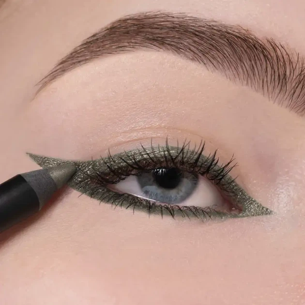 Artdeco Soft Eye Liner Waterproof Водостійкий олівець для очей No 64 "Green Island" - Фото 2 Artdeco Soft Eye Liner Waterproof Водостійкий олівець для очей No 64 "Green Island" - зображення 2