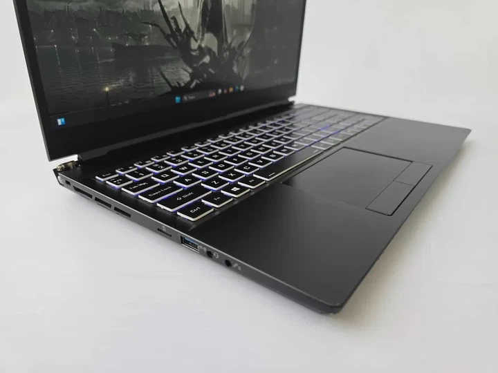 Ноутбук Clevo 15 i7 10875H/RTX 2080 Super/RAM 16GB/SSD 256GB/144Hz Б\В - Б/У - Фото 2 Ноутбук Clevo 15 i7 10875H/RTX 2080 Super/RAM 16GB/SSD 256GB/144Hz Б\В - Б/У - изображение 2