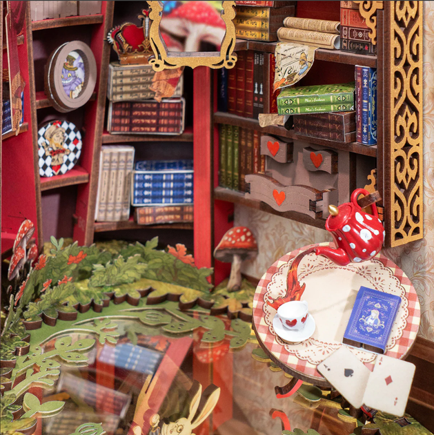 Креативный деревянный 3D пазл Book Nook "Алиса в стране чудес" - Фото 5 Креативный деревянный 3D пазл Book Nook "Алиса в стране чудес" - изображение 5