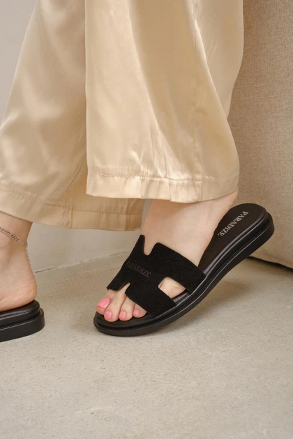 Жіночі шльопанці з натуральної замші чорного кольору PARADIZE SHOES з устілкою Memory Foam 40 розмір (устілка 26 см) - Фото 3 Жіночі шльопанці з натуральної замші чорного кольору PARADIZE SHOES з устілкою Memory Foam 40 розмір (устілка 26 см) - зображення 3