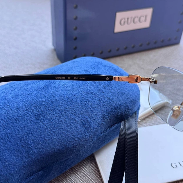 Солнцезащитные очки модели Gucci GG1221S 001 - светло черная линза - изображение 3
