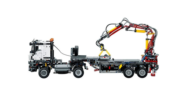 Конструктор Lego Mercedes-Benz Arocs 3245 Technic 42043 - изображение 6