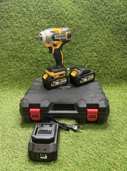 Аккумуляторный ударный гайковерт Krafftec Germani DTW 1000 Нм 48V 8Ah бесщеточный с двумя аккумуляторами набором инструментов и кейсом желтый - изображение 5