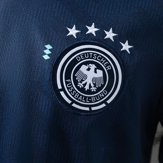 Футбольна футболка джерсі Німеччина виїзна сезон 2026 розмір M Germany подарунок футболісту фанату футболу - Фото 5 Футбольна футболка джерсі Німеччина виїзна сезон 2026 розмір M Germany подарунок футболісту фанату футболу - зображення 5