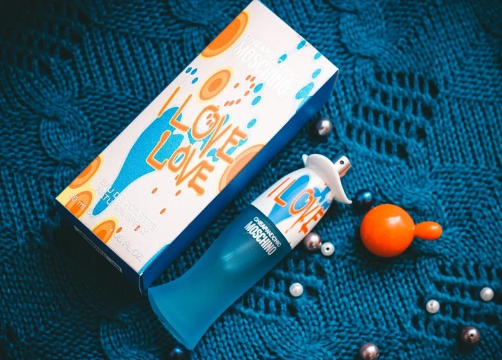 Туалетна вода для жінок Moschino I Love Love 100 ml - Фото 3 Туалетна вода для жінок Moschino I Love Love 100 ml - зображення 3