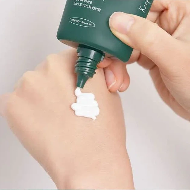 Сонцезахисний крем для обличчя Anua Heartleaf Silky Moisture Sun Cream SPF 50+ PA++++ 50 мл 8809640733185 - Фото 3 Сонцезахисний крем для обличчя Anua Heartleaf Silky Moisture Sun Cream SPF 50+ PA++++ 50 мл 8809640733185 - зображення 3