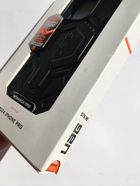 Чехол противоударный UAG Monarch Pro MagSafe (Original) для iPhone 16 Pro (6.3") Carbon Fiber Red 1144911F4242 - Фото 4 Чехол противоударный UAG Monarch Pro MagSafe (Original) для iPhone 16 Pro (6.3") Carbon Fiber Red 1144911F4242 - изображение 4
