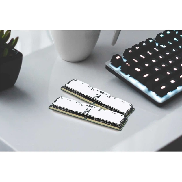 Модуль памяти Goodram IRDM X DDR4-3200 8GB CL16-20-20 (IR-S3200D464L16SA/8G) - изображение 4