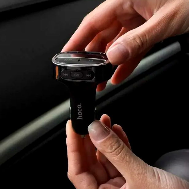 FM-трансмітер Hoco E70 Bluetooth для автомобіля зі швидким заряджанням 30 Вт 3 порти USB Type-C і microSD - зображення 7