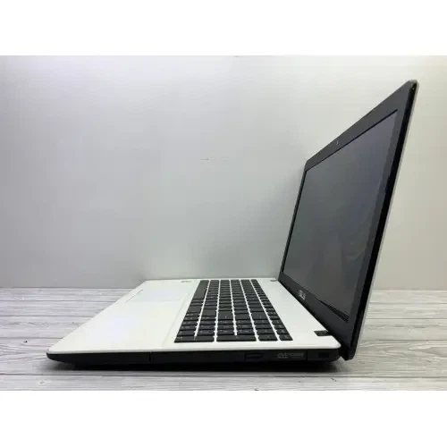 Ноутбук Asus X552 15.6 Core i3-4030U 1.9 ГГц 8GB 120GB + Windows 10 Pro + АКБ + ЗП Вживані Б/В | 27740 - зображення 4