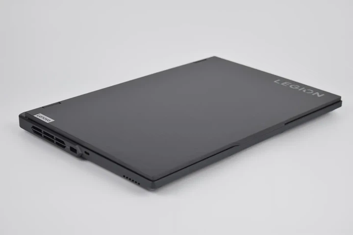 Ігровий ноутбук Lenovo Legion Pro 5 16ARX8 16" 240Hz Ryzen 7 7745HX / RTX 4070 / 32GB DDR5 / 1TB SSD - изображение 3