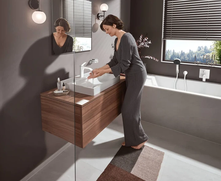 Hansgrohe Vivenis 110 Смеситель для умывальника, белый (75020700) - изображение 3