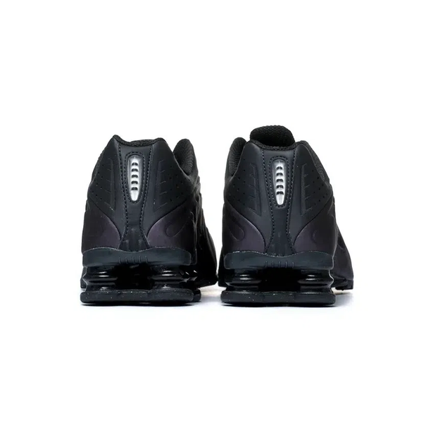 Чоловічі кросівки Shox R4 MenS Shoes Black 41 - Фото 4 Чоловічі кросівки Shox R4 MenS Shoes Black 41 - зображення 4