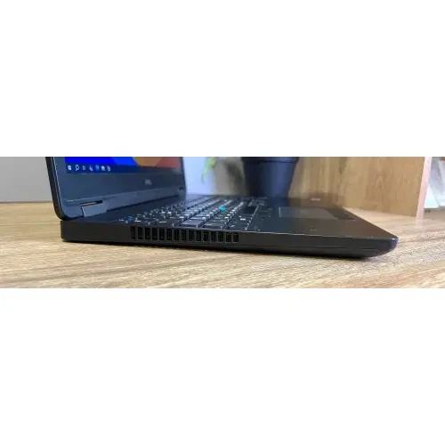 Ноутбук Dell Latitude E5570 15.6" i5-6300U 3.0GHz 8GB DDR4 128 GB SSD + ОС Windows 10 Pro + АКБ + ЗП Б/В | 25352 - зображення 2