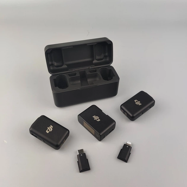 Микрофонная радиосистема DJI Mic (2 TX + 1 RX + Charging Case) Black (102149996) - Б/У - Фото 5 Микрофонная радиосистема DJI Mic (2 TX + 1 RX + Charging Case) Black (102149996) - Б/У - изображение 5