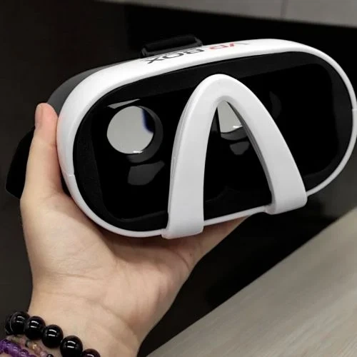 Очки виртуальной реальности Colorplast VR Box белые для смартфона - Фото 2 Очки виртуальной реальности Colorplast VR Box белые для смартфона - изображение 2