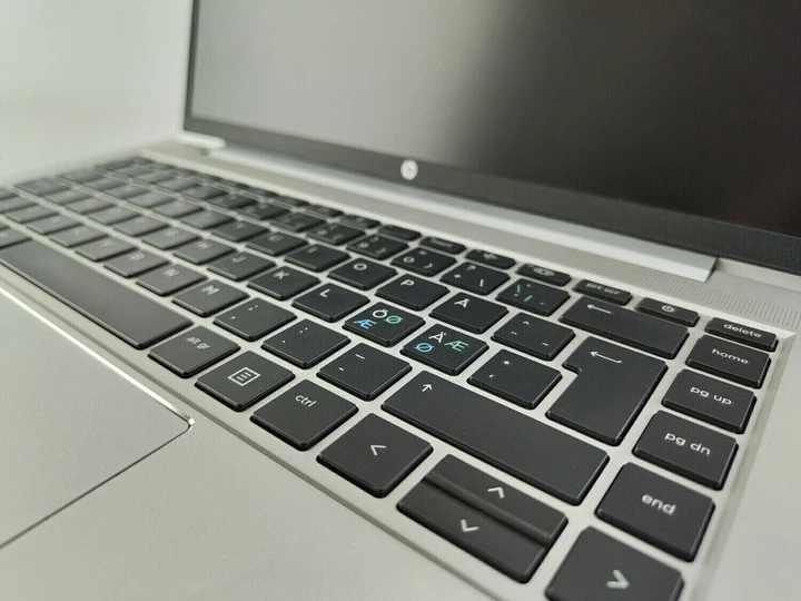 Ультрабук HP ProBook 440 G8 / 14" (1920x1080) IPS / Intel Core i5-1135G7 (4 (8) ядра по 2.4 - 4.2 GHz) / 4 GB DDR4 / 512 GB SSD / Intel UHD Graphics / WebCam б/в - зображення 3